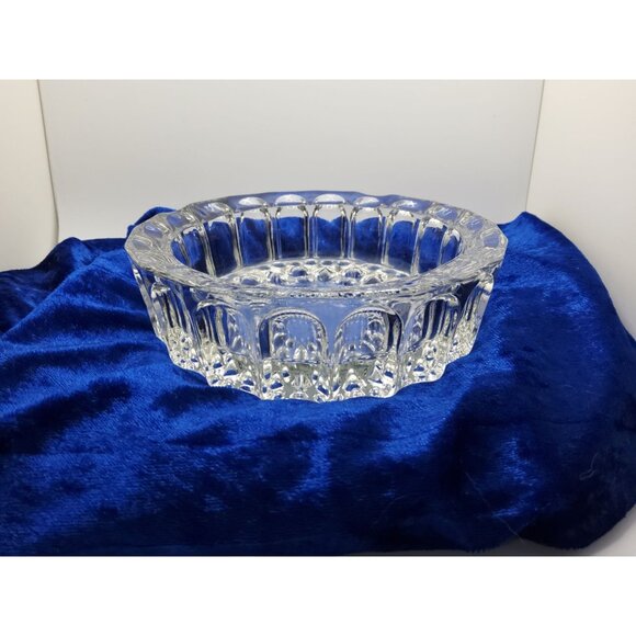 vintage kig malaysia clear chrystal glass trinket,pocket change, nut dish. - Picture 1 of 3
